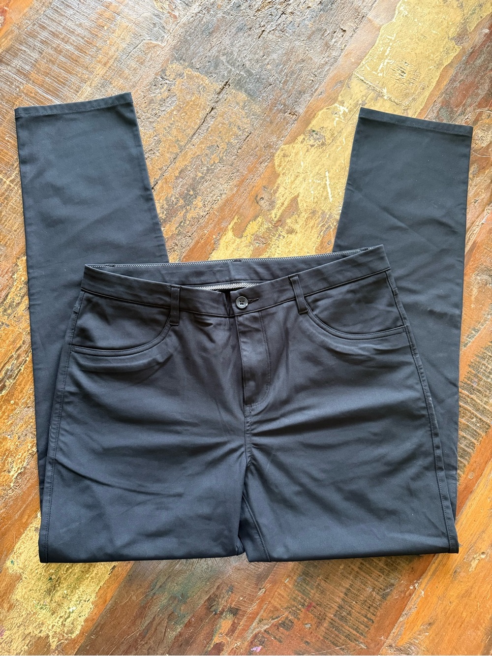 Vuori Meta Pants Size 34 Zip Pocket Flat Front